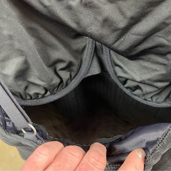 Lands End Solid black textured swim tank with underwire size 16 - Picture 5 of 9